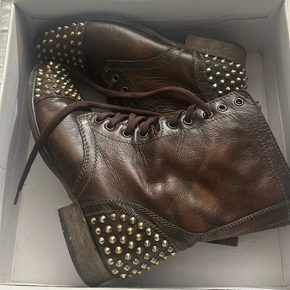 STEVE MADDEN TARNNEY LEATHER BOOTS